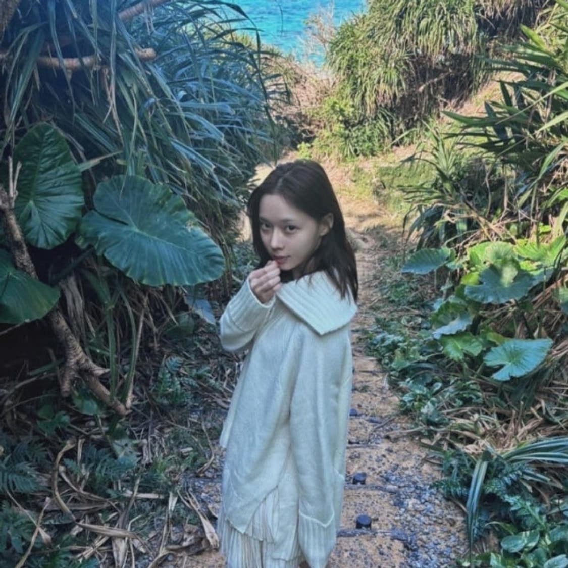 베르니스 23 빅카라 반집업 니트 상품이미지2