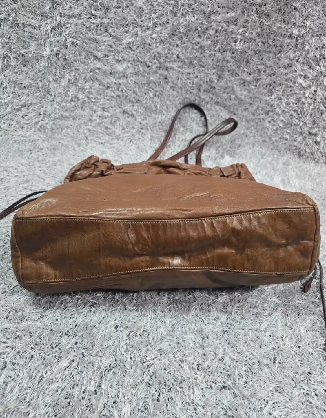 프라다 레더 빈티지 숄더백 상품이미지3