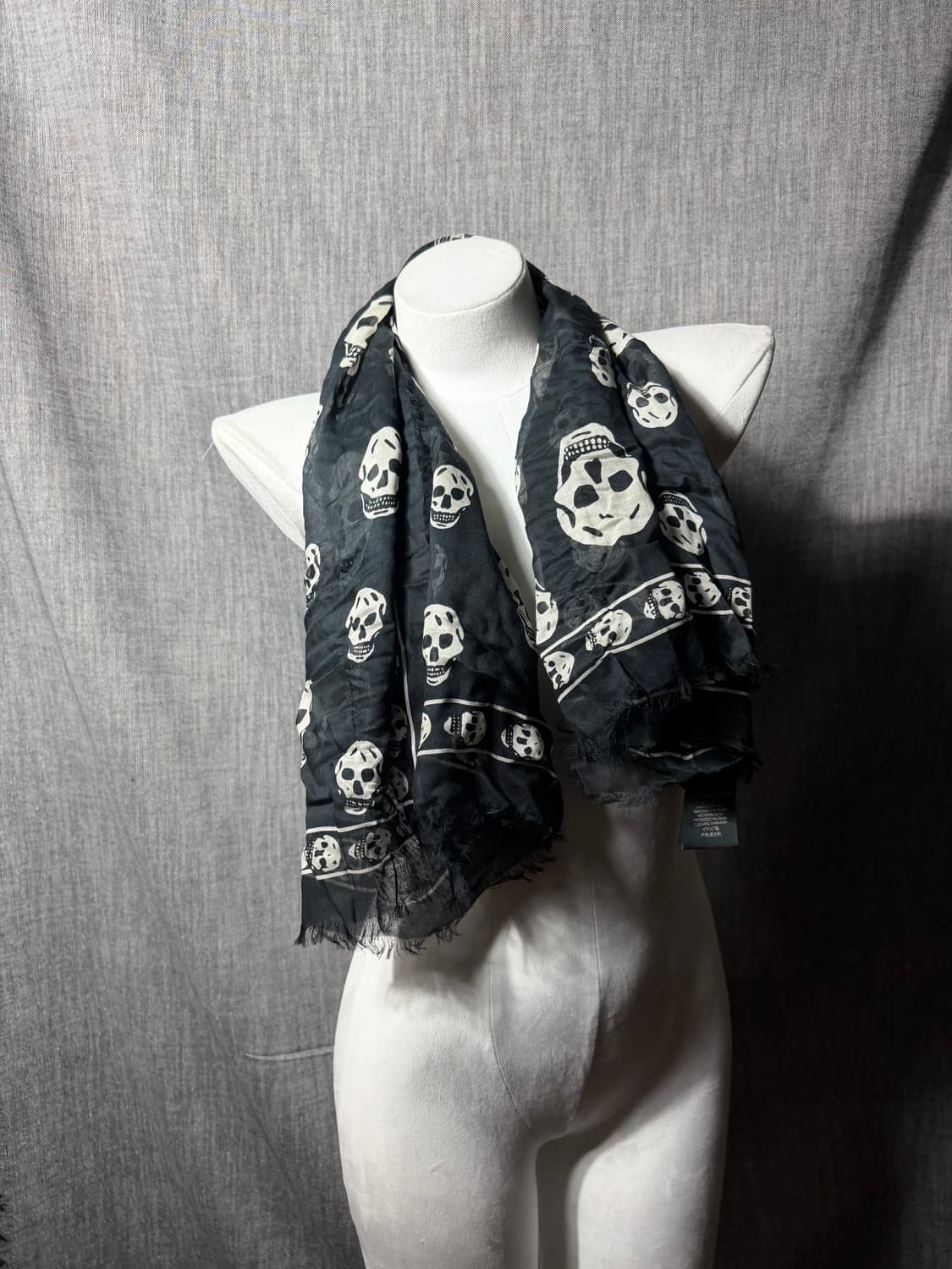 알렉산더 맥퀸 스컬 스카프 상품이미지1