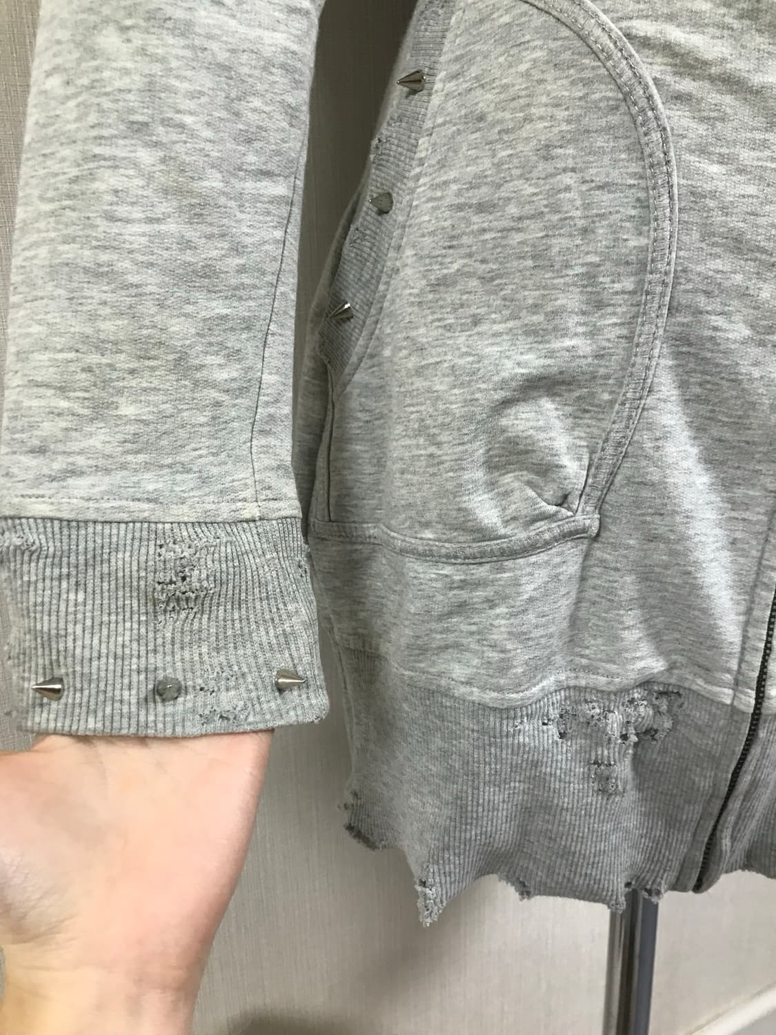 Distressed Graphic Studded Long Zip Hood 상품이미지4