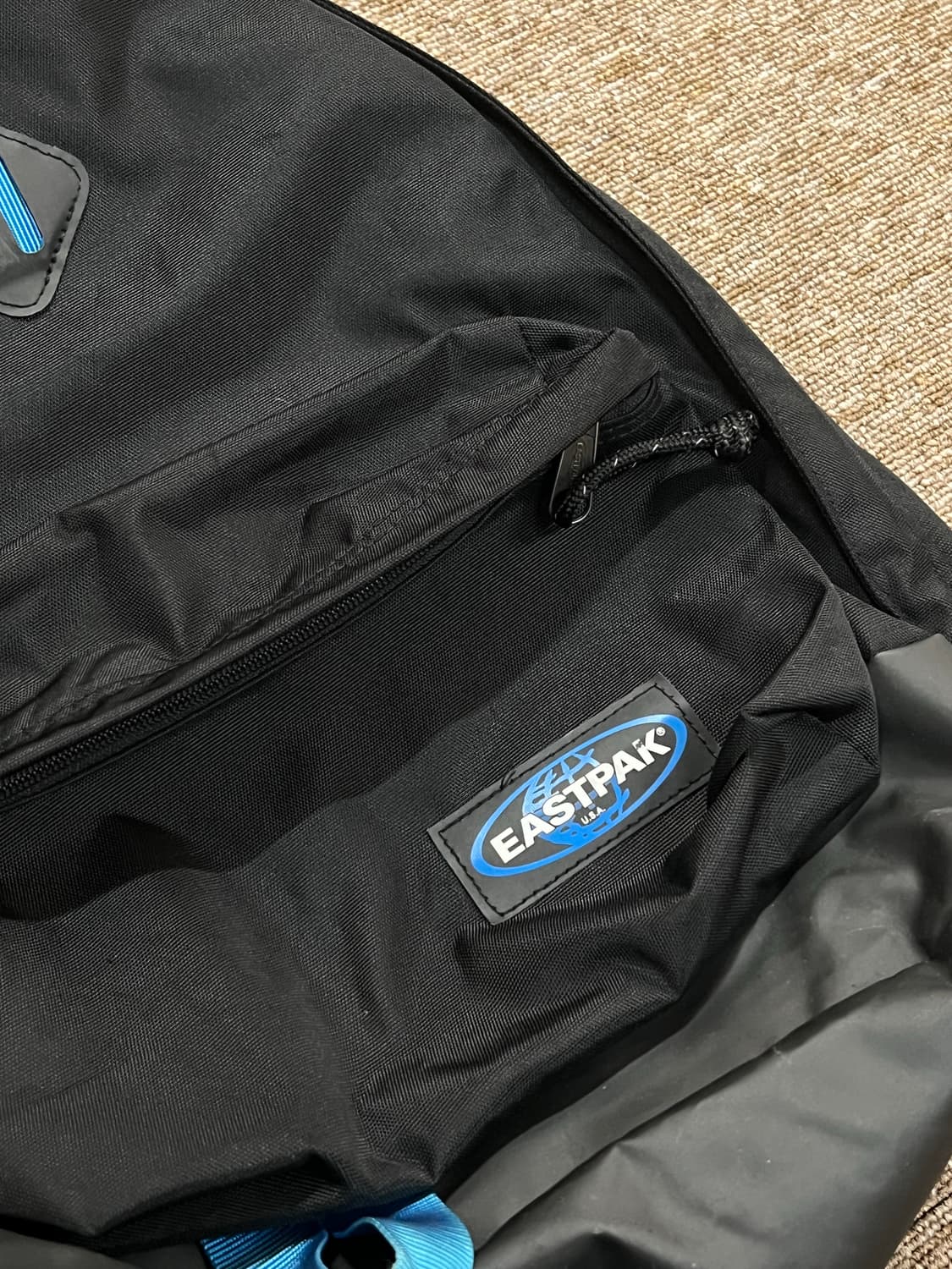 이스트팩 백팩 블랙 상품이미지2
