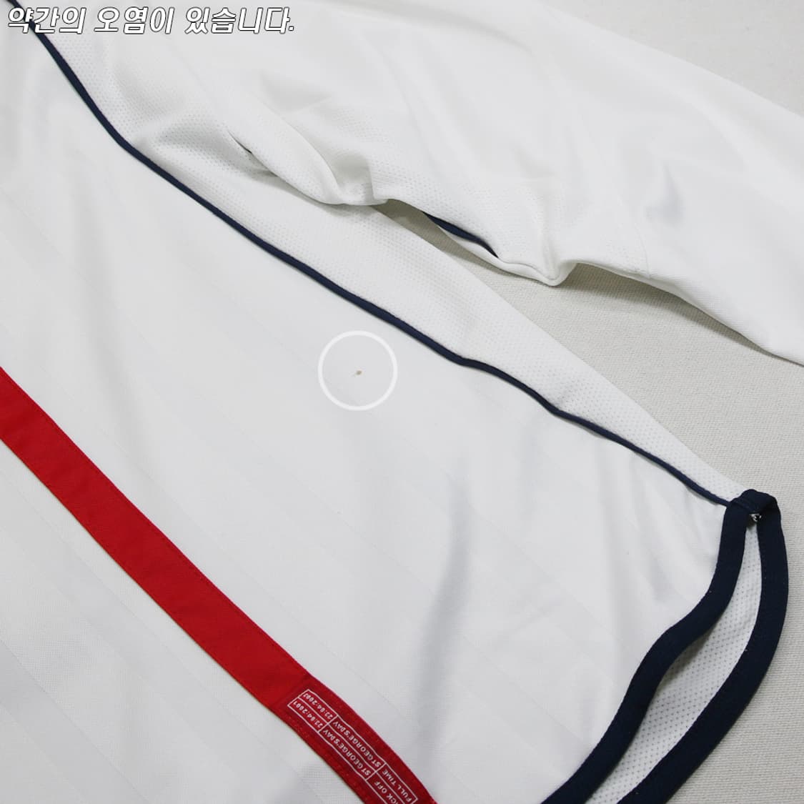 (착용컷) UMBRO 01~03 잉글랜드 유니폼 상의 (남성용 108) 상품이미지5