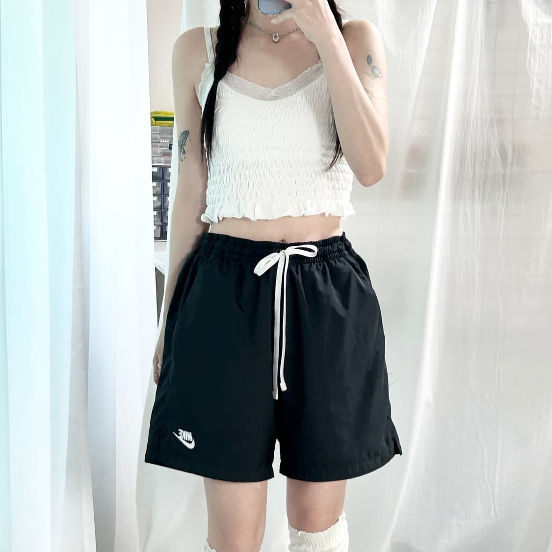 나이키 자수로고 블랙 반바지 상품이미지1