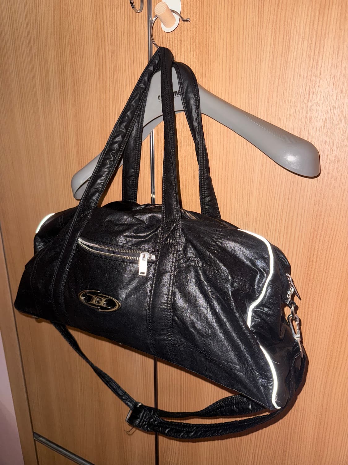 본투윈 빅 크롬 메탈릭 더플백 가방 블랙 상품이미지1