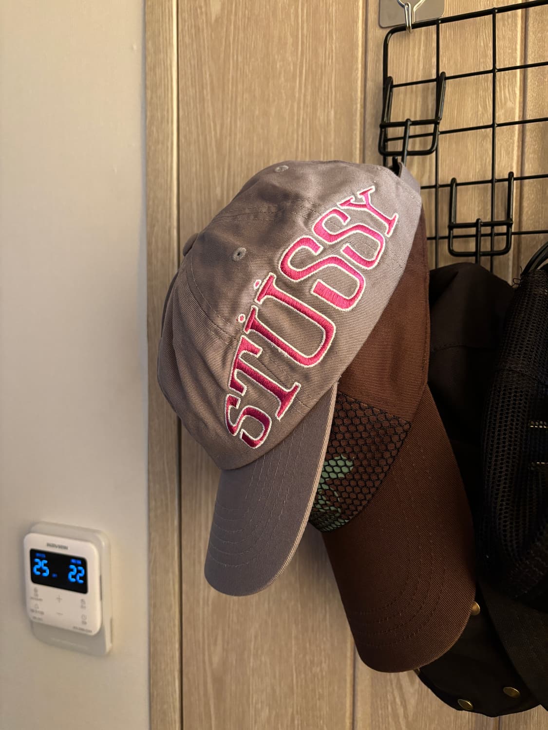 Stussy  24ss 로우 프로 로고 자수 모자 상품이미지1