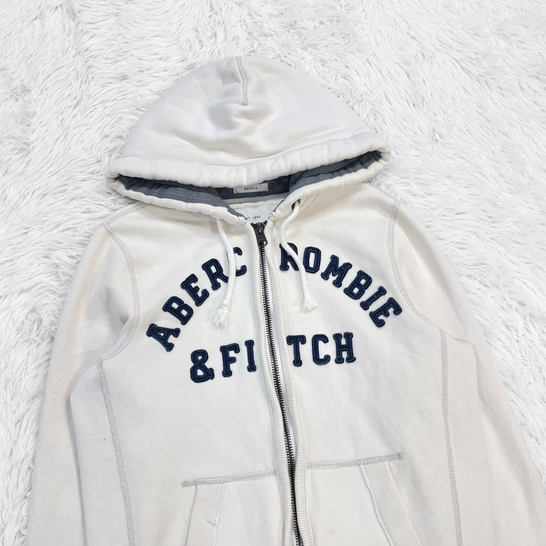 아베크롬비 아치 로고 후드집업 화이트 상품이미지3