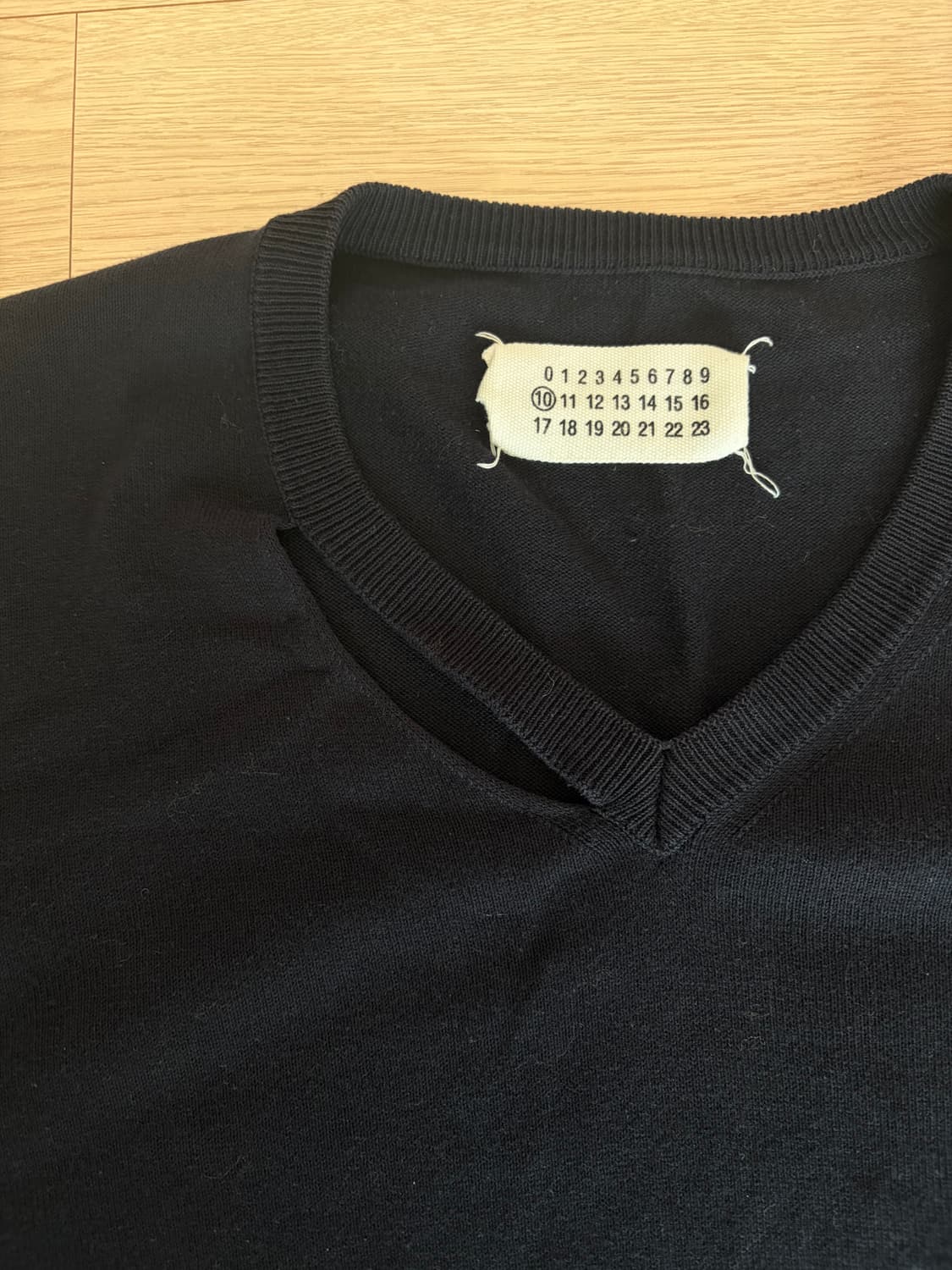 Margiela V neck knit 상품이미지2