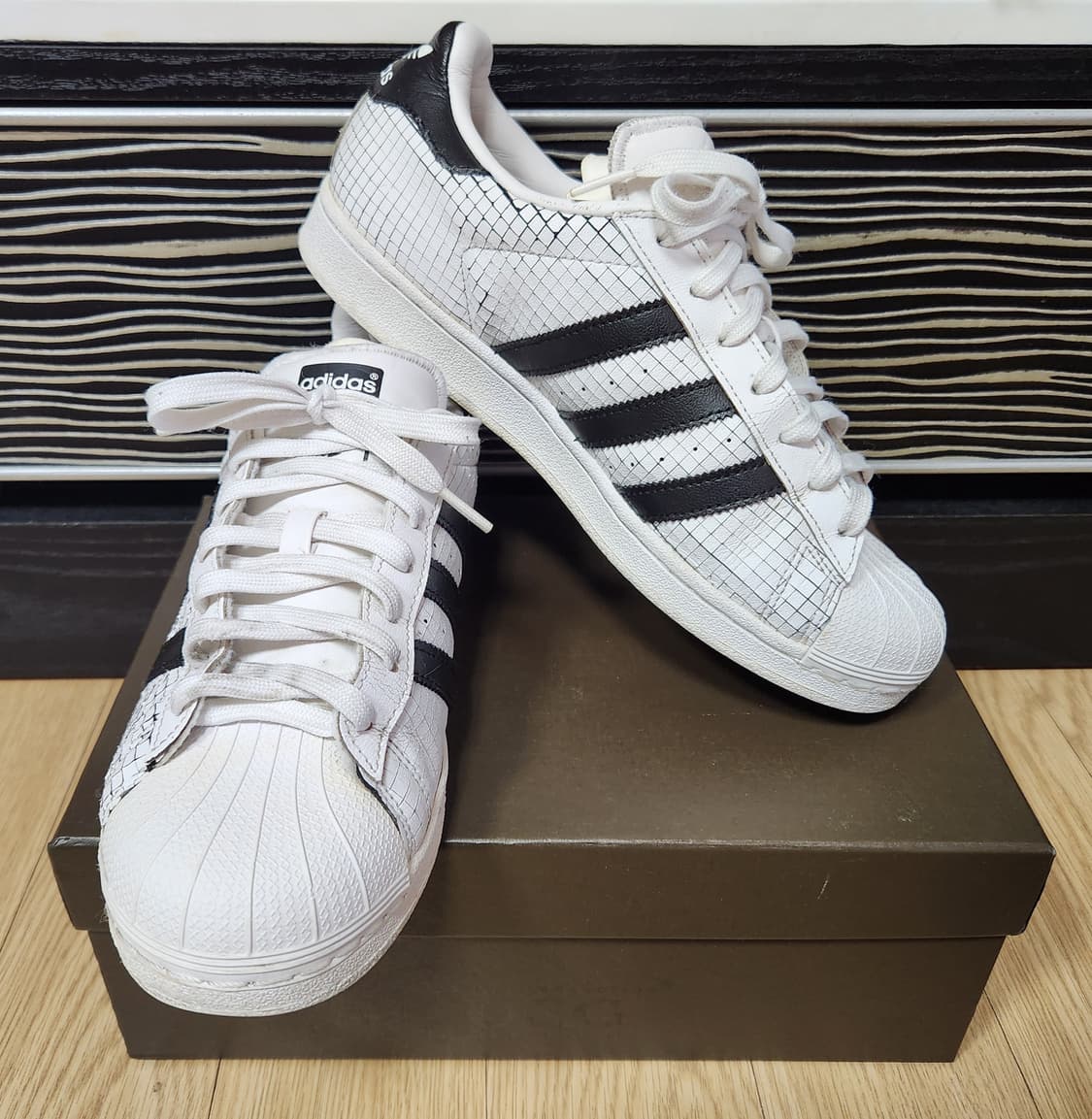 adidas 아디다스 슈퍼스타 그리드 레더
AQ8333 스니커즈, 운동화 상품이미지2