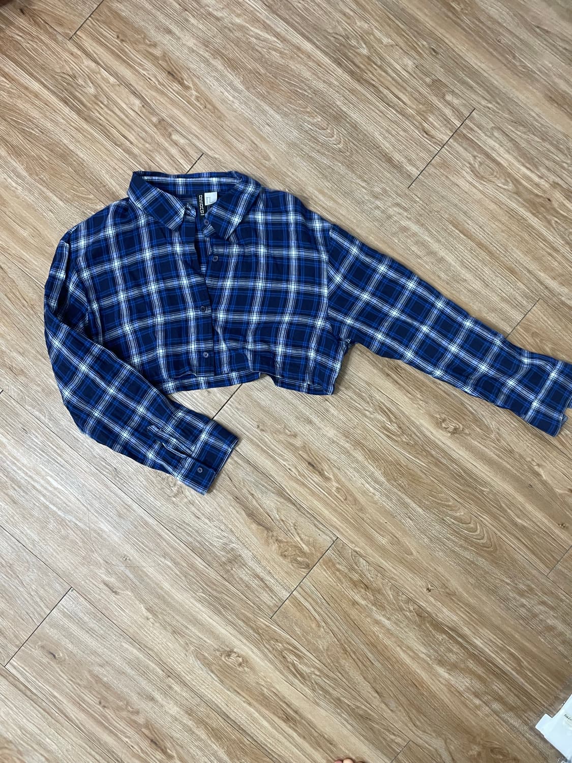 H&M 크롭 체크 셔츠 상품이미지1