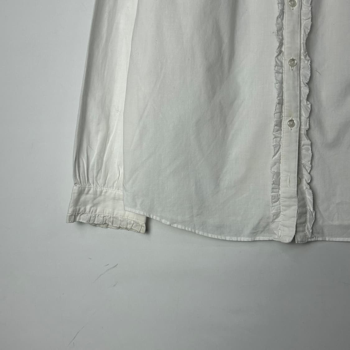 [PINK HOUSE] 핑크하우스 프릴 자수 블라우스 상품이미지3