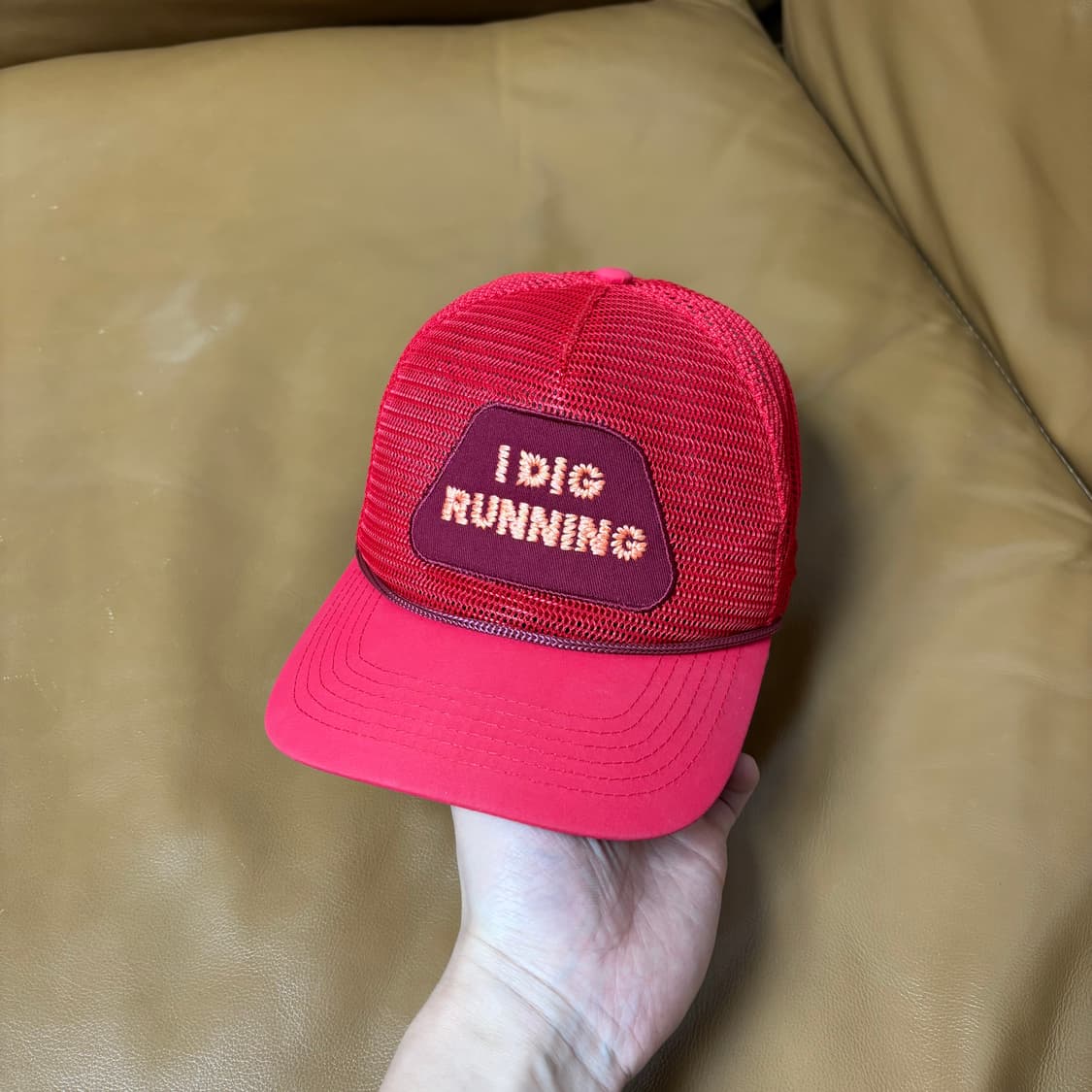 알렉스 조노 아이 디그 러닝 레드 메쉬 트러커 햇 레드 상품이미지3