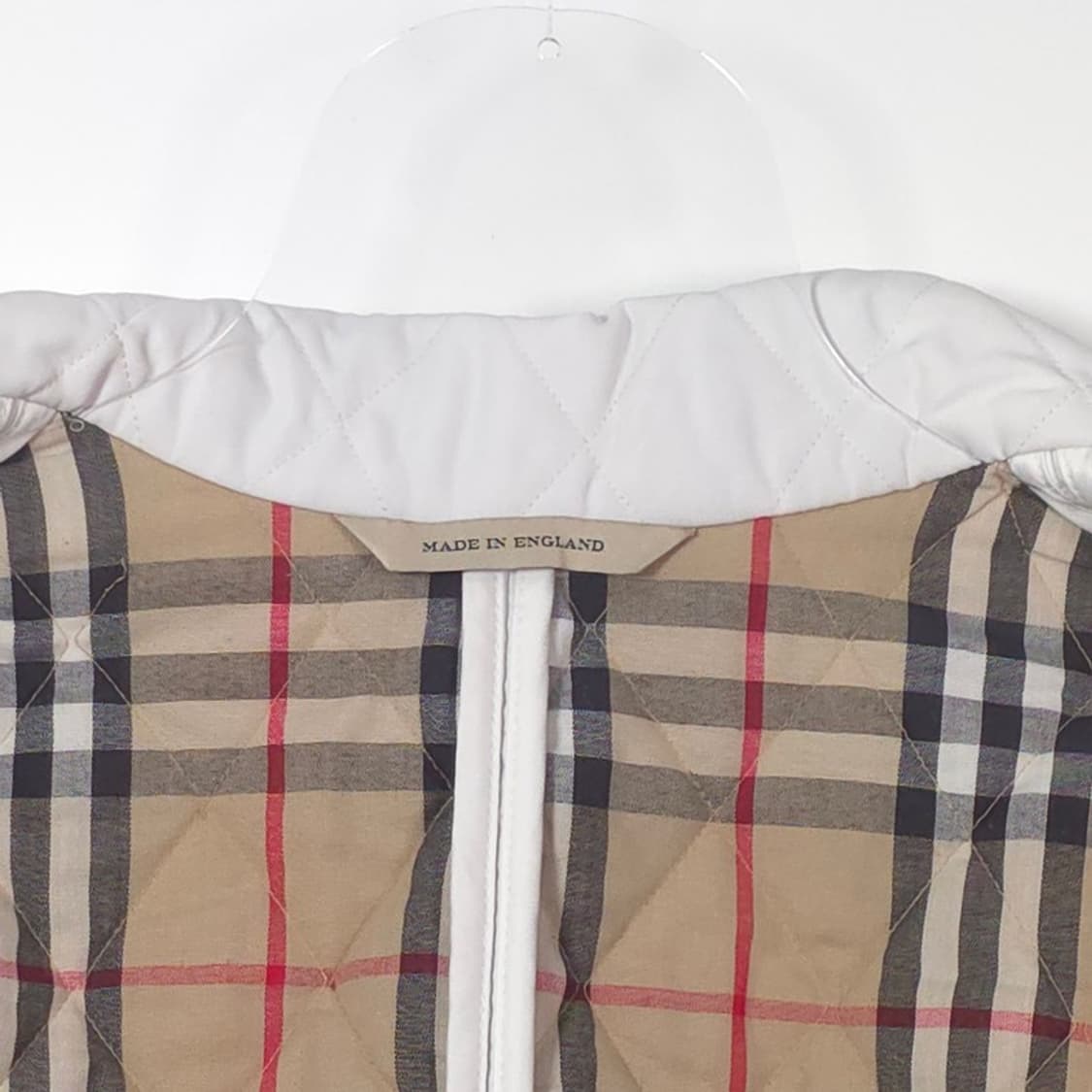 버버리 런던 노바체크 안감 화이트 다이아몬드 퀼팅 자켓 상품이미지7