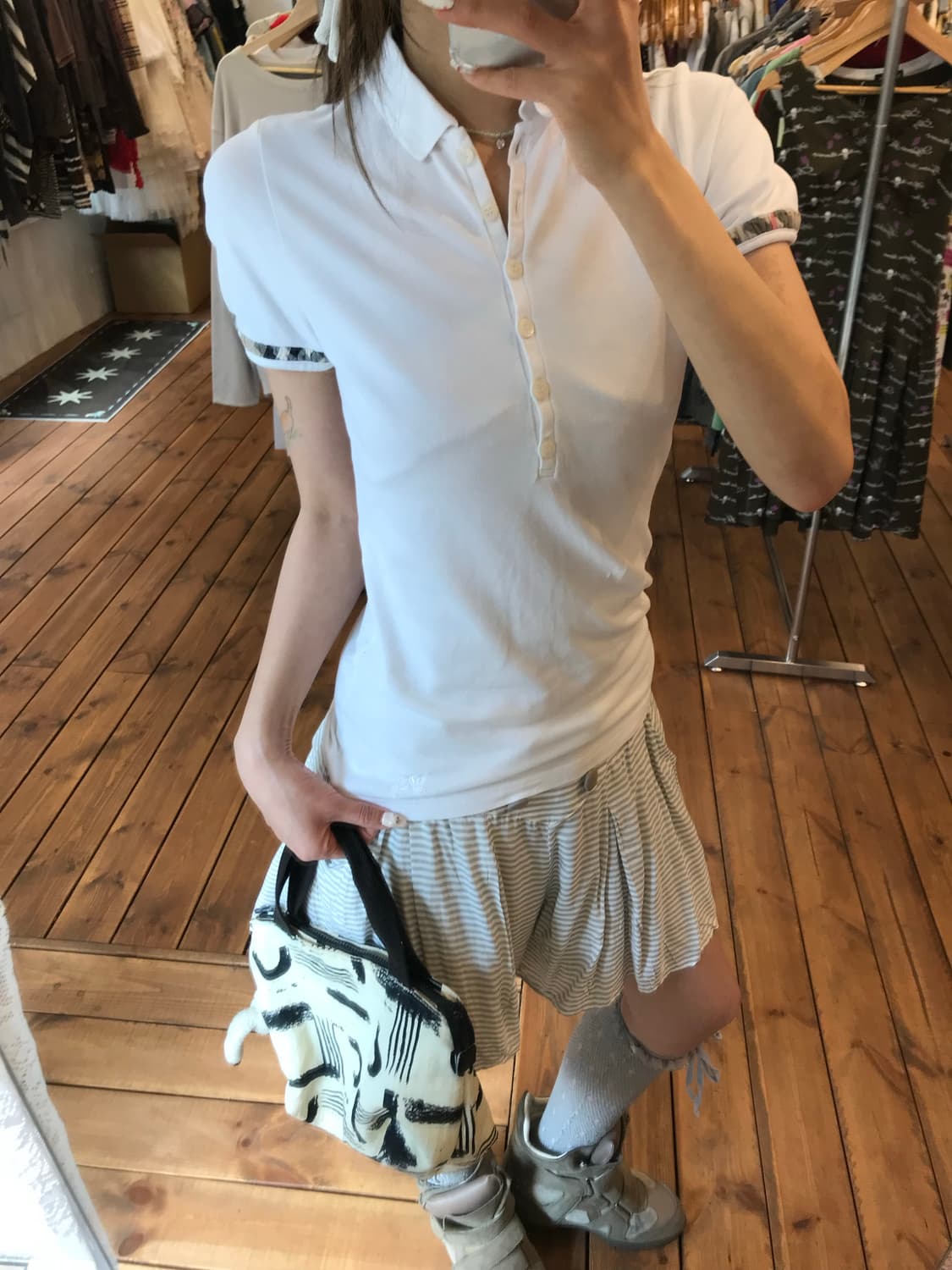 버버리 화이트 카라티 상품이미지1