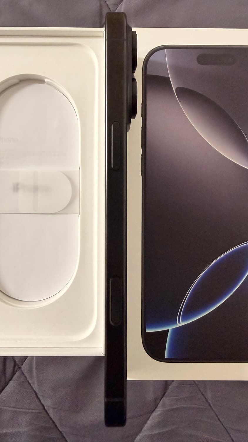 아이폰16프로맥스 블랙 SSS급 에어팟 증정 상품이미지2