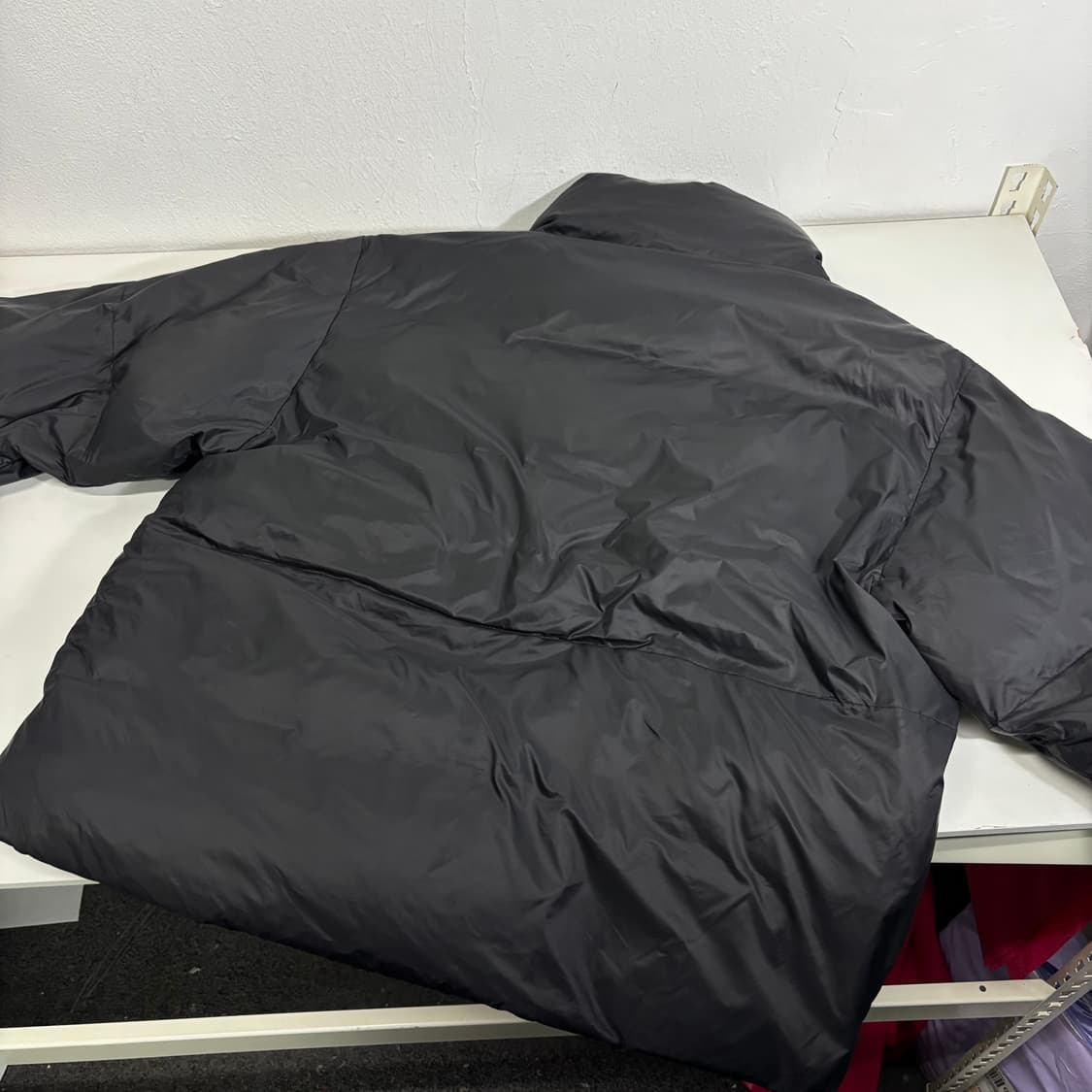 S-M 코드그라피 블랙 오버핏 투웨이 크롭패딩 상품이미지3