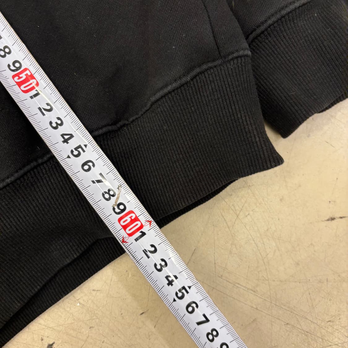 아이앱스튜디오 블랙 빅로고 후드티 상품이미지5