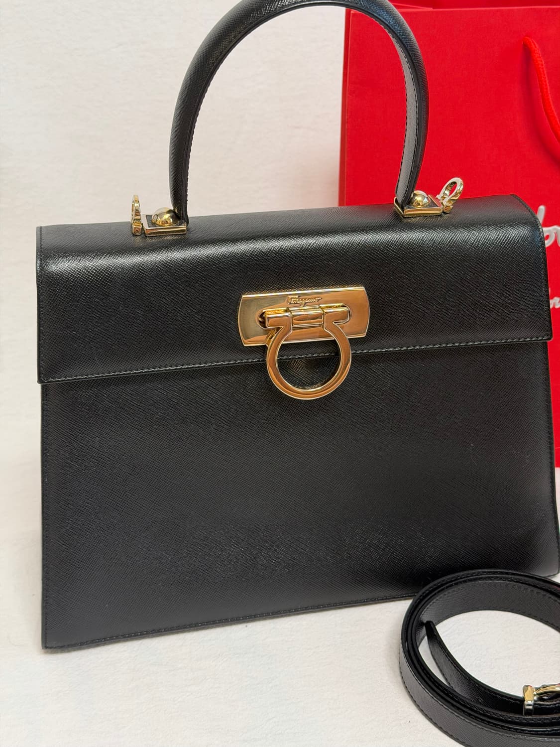 정품 페라가모 사피아노 블랙 간치니 탑 핸들백 차정원백 토트백 핸드백 상품이미지4