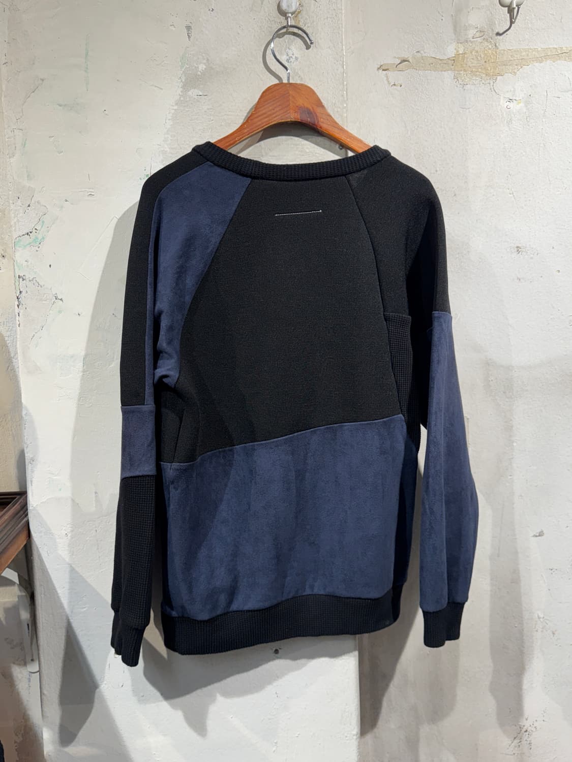 Maison Margiela navy two-tone sweatshirt 상품이미지2