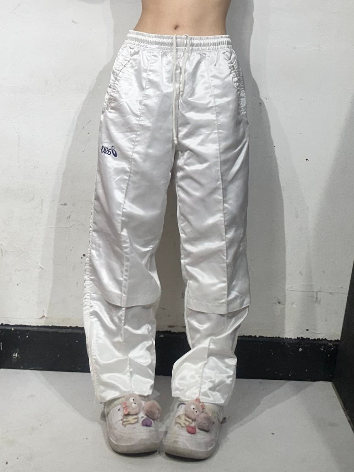 아식스 화이트 와이드 트랙 팬츠 추리닝 바지 상품이미지2