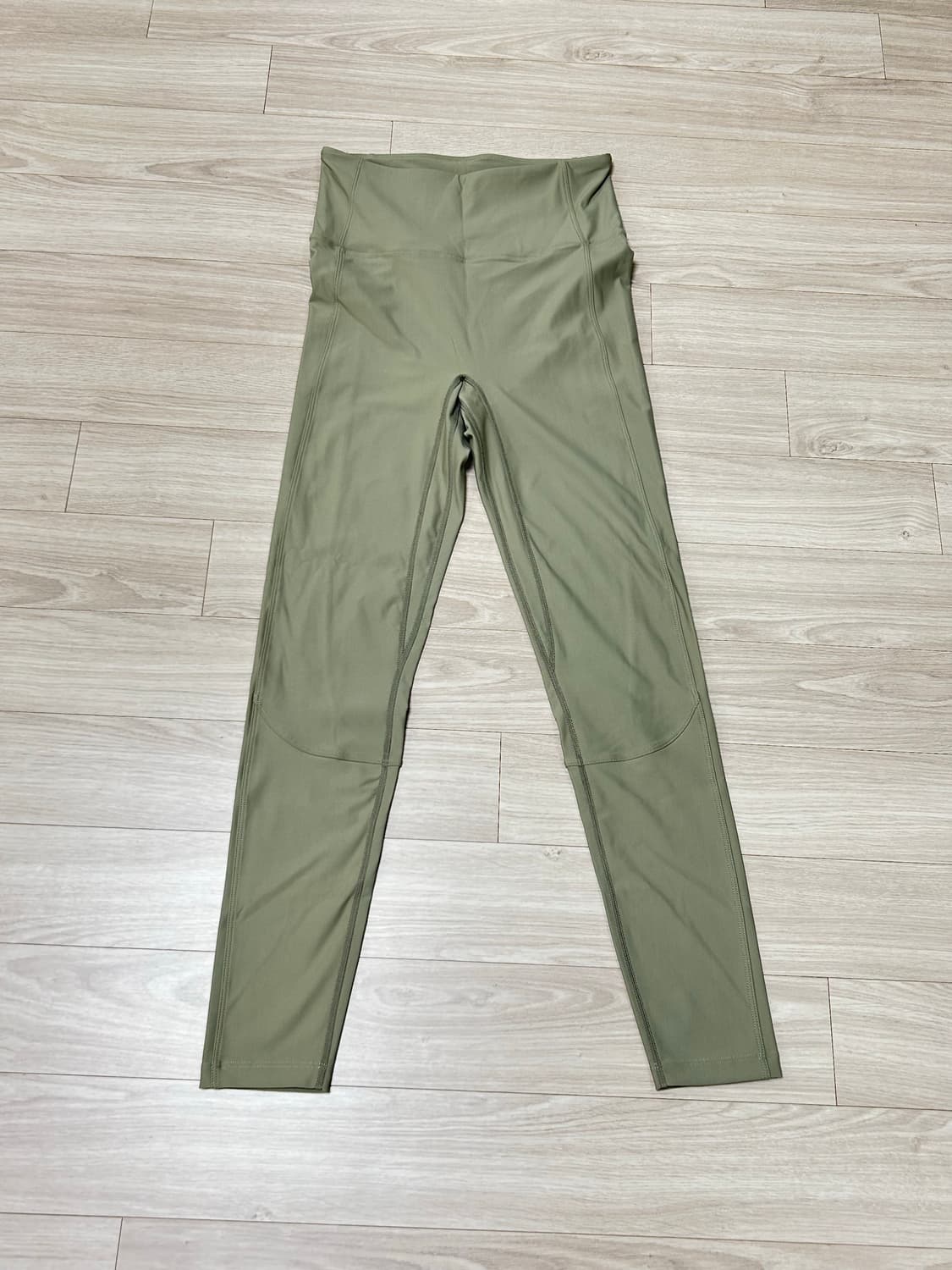 Nylora 카키 레깅스(미착용새상품)(S SIZE) 상품이미지4