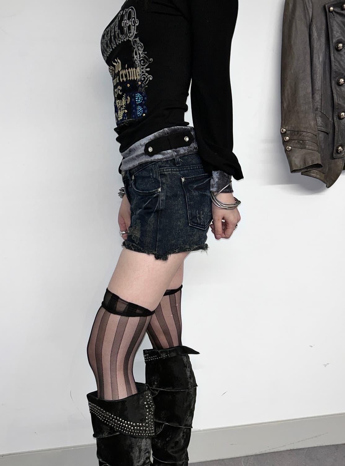 스터드 디스트레스드 블랙 데님 쇼츠 상품이미지2