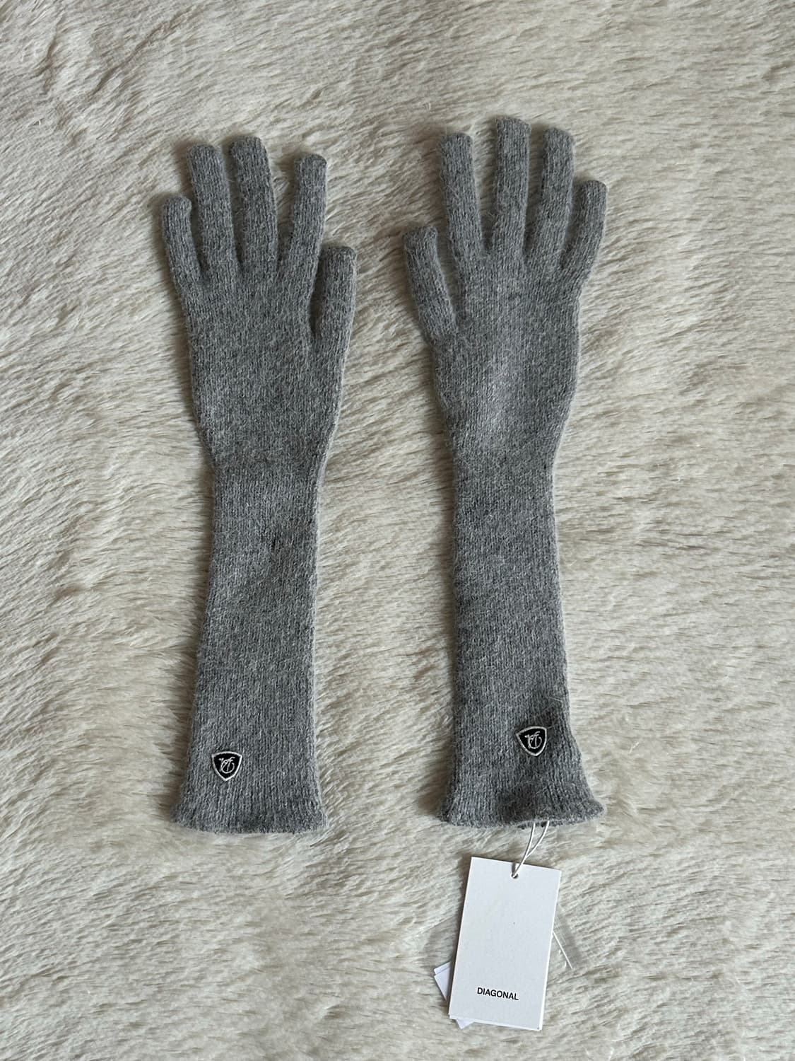 택O) 다이애그널 니트 롱 글러브 라이트 그레이 [강민경 착용] 상품이미지5