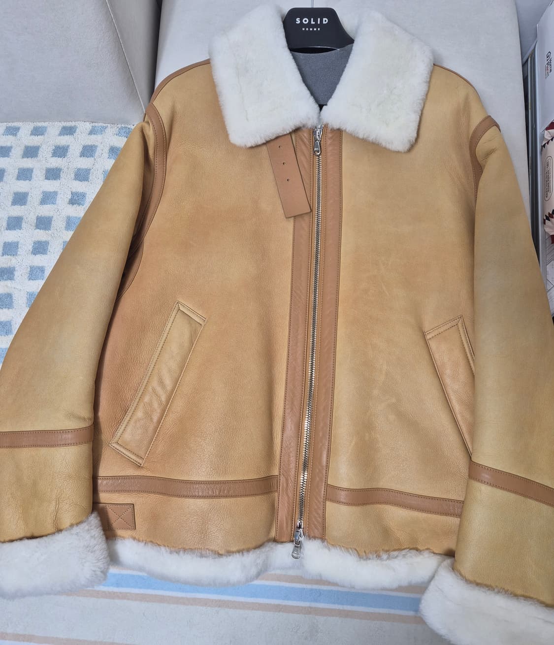 솔리드옴므 베이지무스탕 판매 상품이미지1