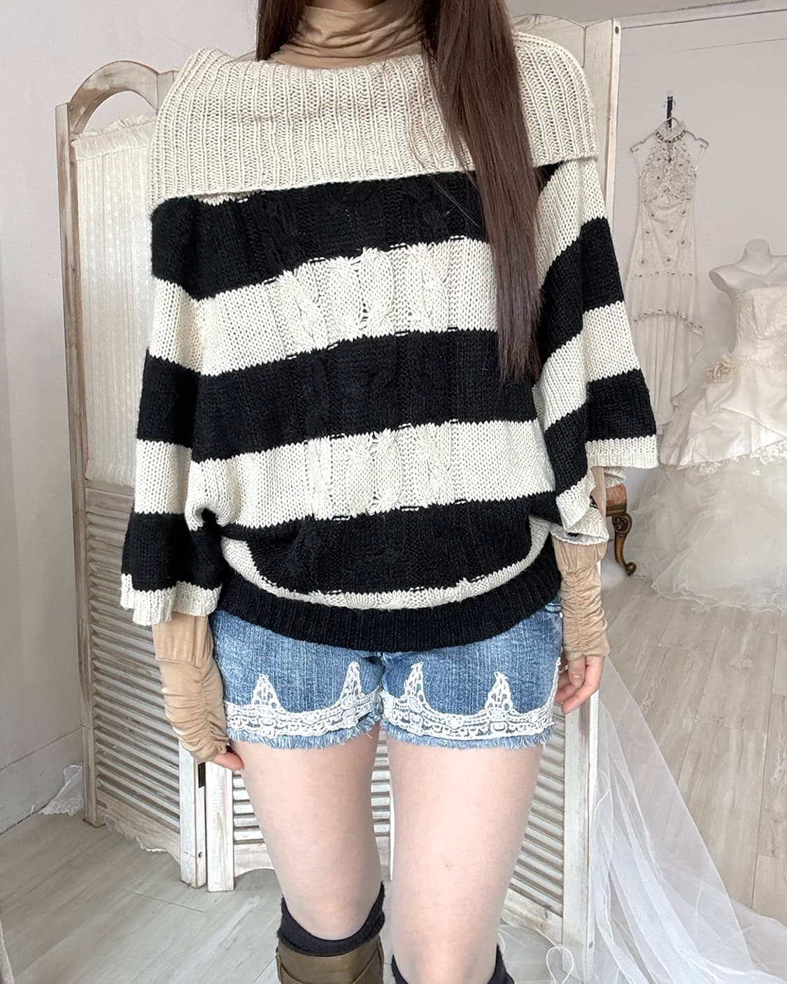 Nerd black beige stripe batwing knit 상품이미지3