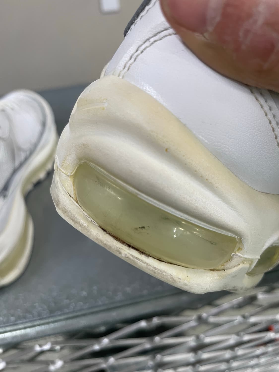 나이키 에어맥스 98 트리플 화이트 250 상품이미지10