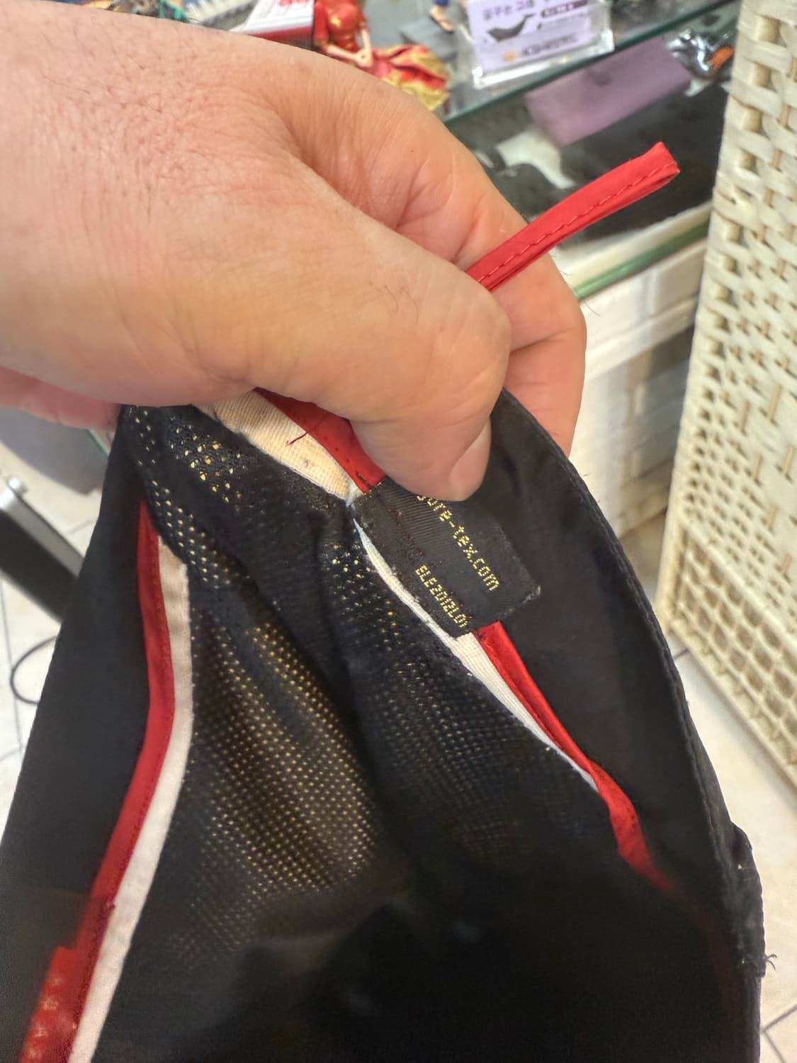 48/32 정품 프라다 고어텍스 바지 팝니다 상품이미지5