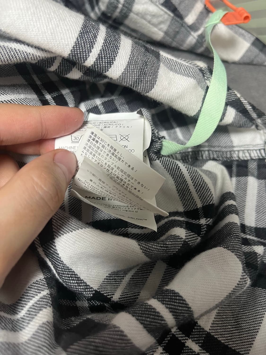 오프화이트 백에로우 플란넬체크후드셔츠 size S 상품이미지8