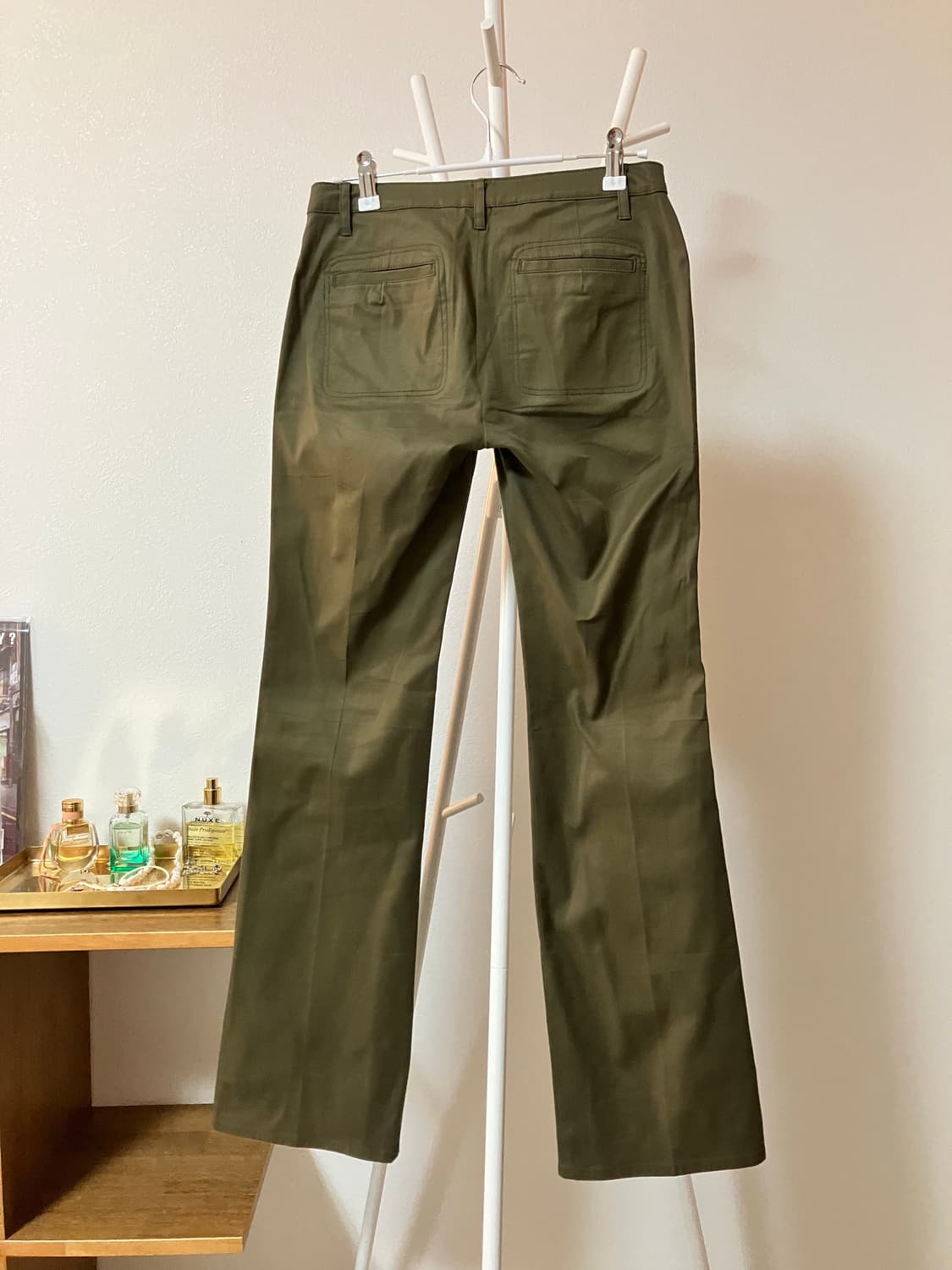 카키색 면혼방 로우라이즈 부츠컷 바지 상품이미지3