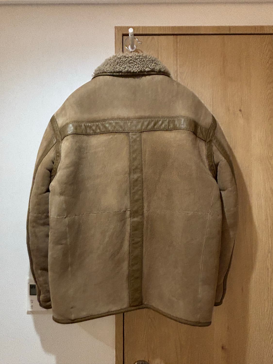 르메르 23fw 시어링 리버시블 무스탕 m 팝니다 상품이미지2