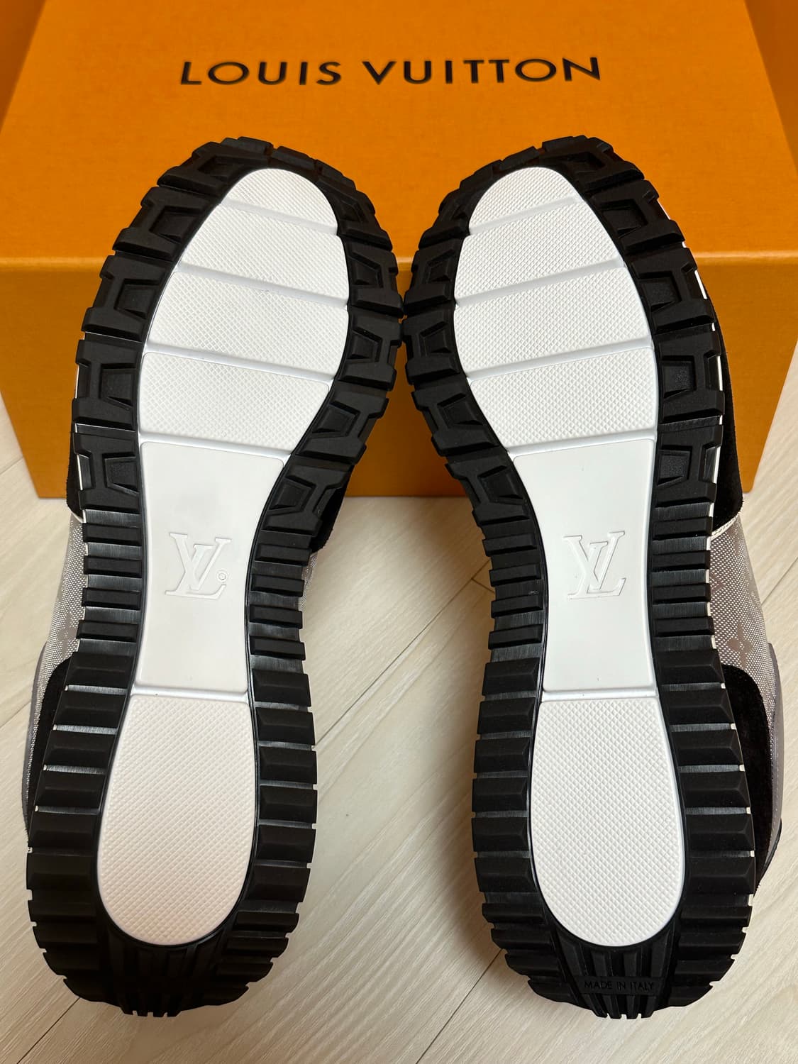 루이비통 모노그램 런어웨이 스니커즈 uk10 국내판 상품이미지2