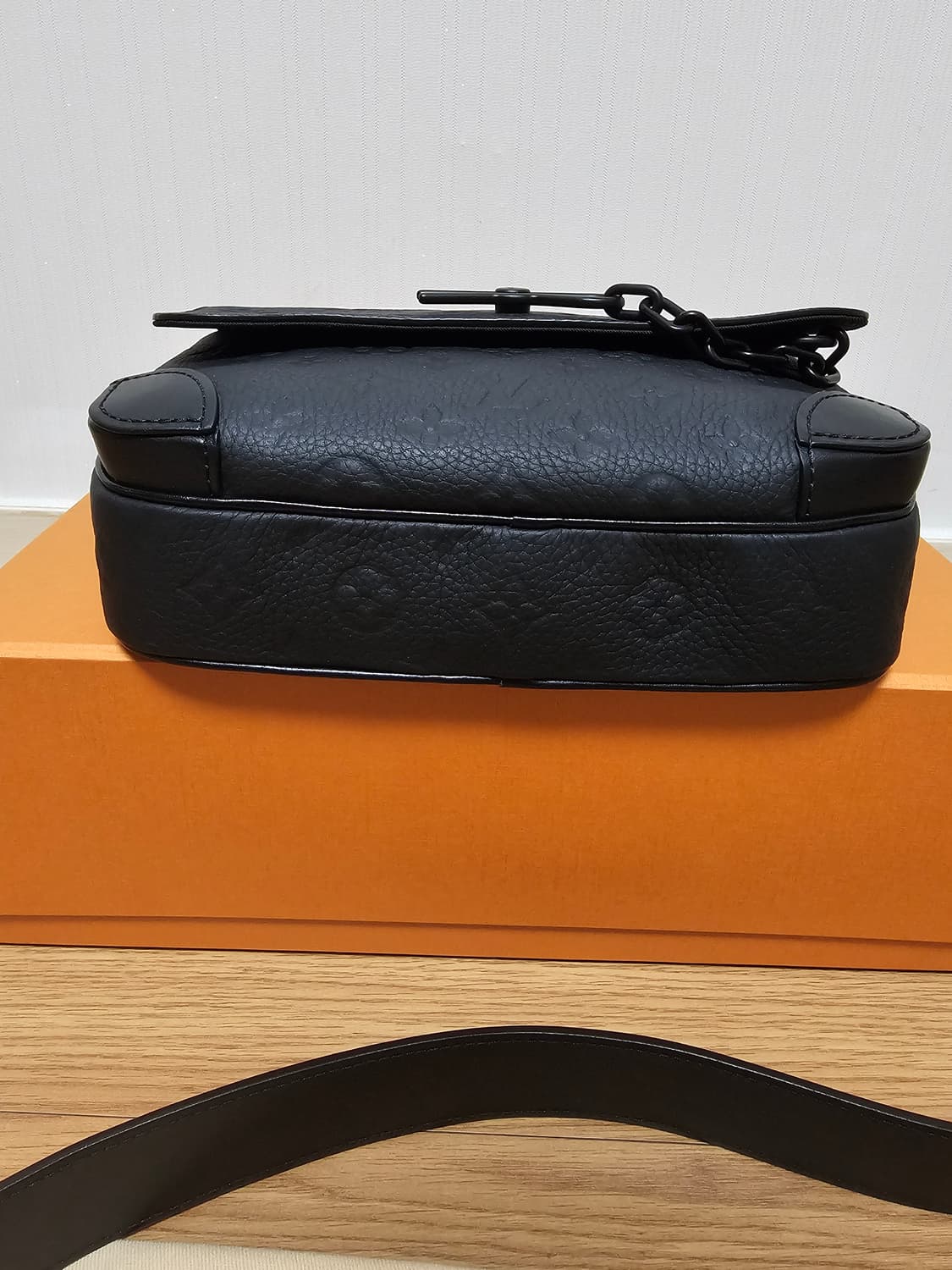 루이비통 퍼렐 토리옹 스티머 트렁크 메신저 크로스백 상품이미지7