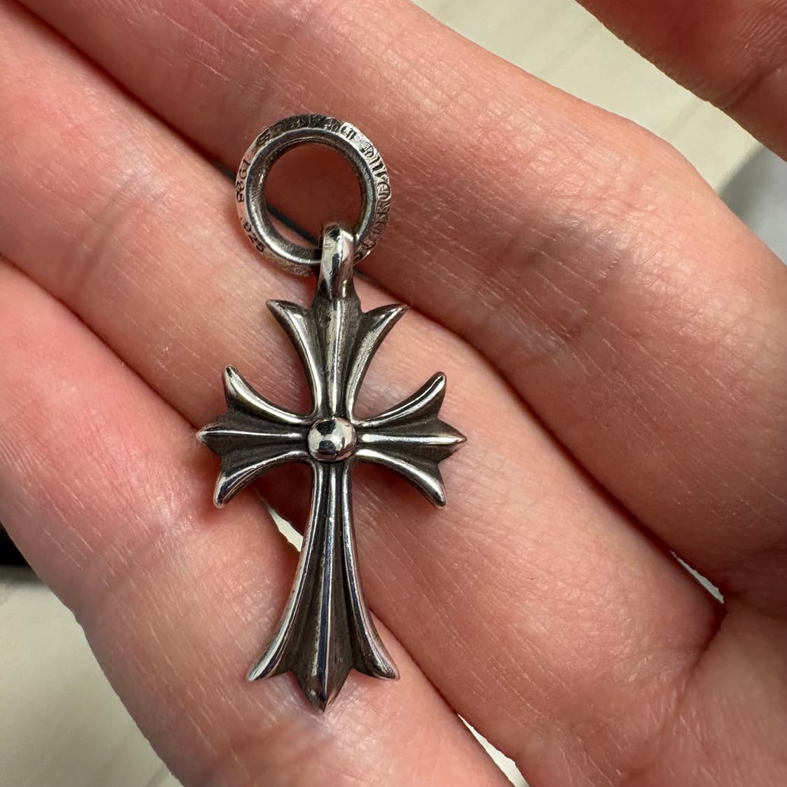 크롬하츠 타이니 크로스 펜던트 상품이미지2