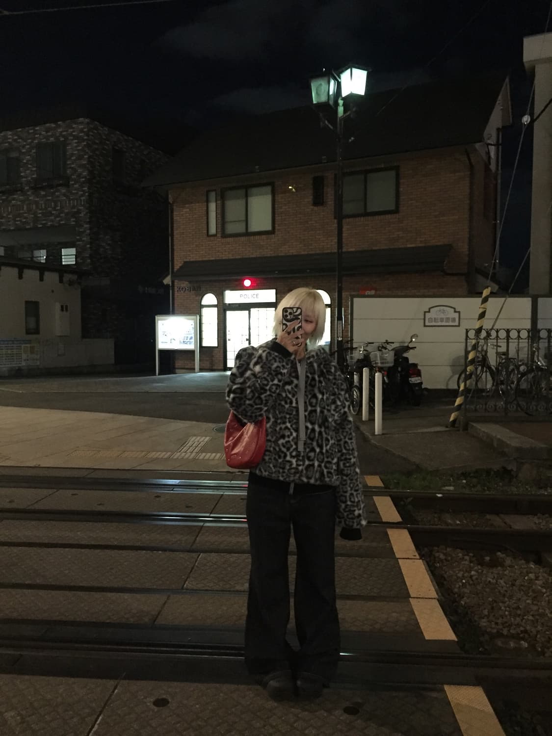 배드블러드 퍼 후드집업 상품이미지2