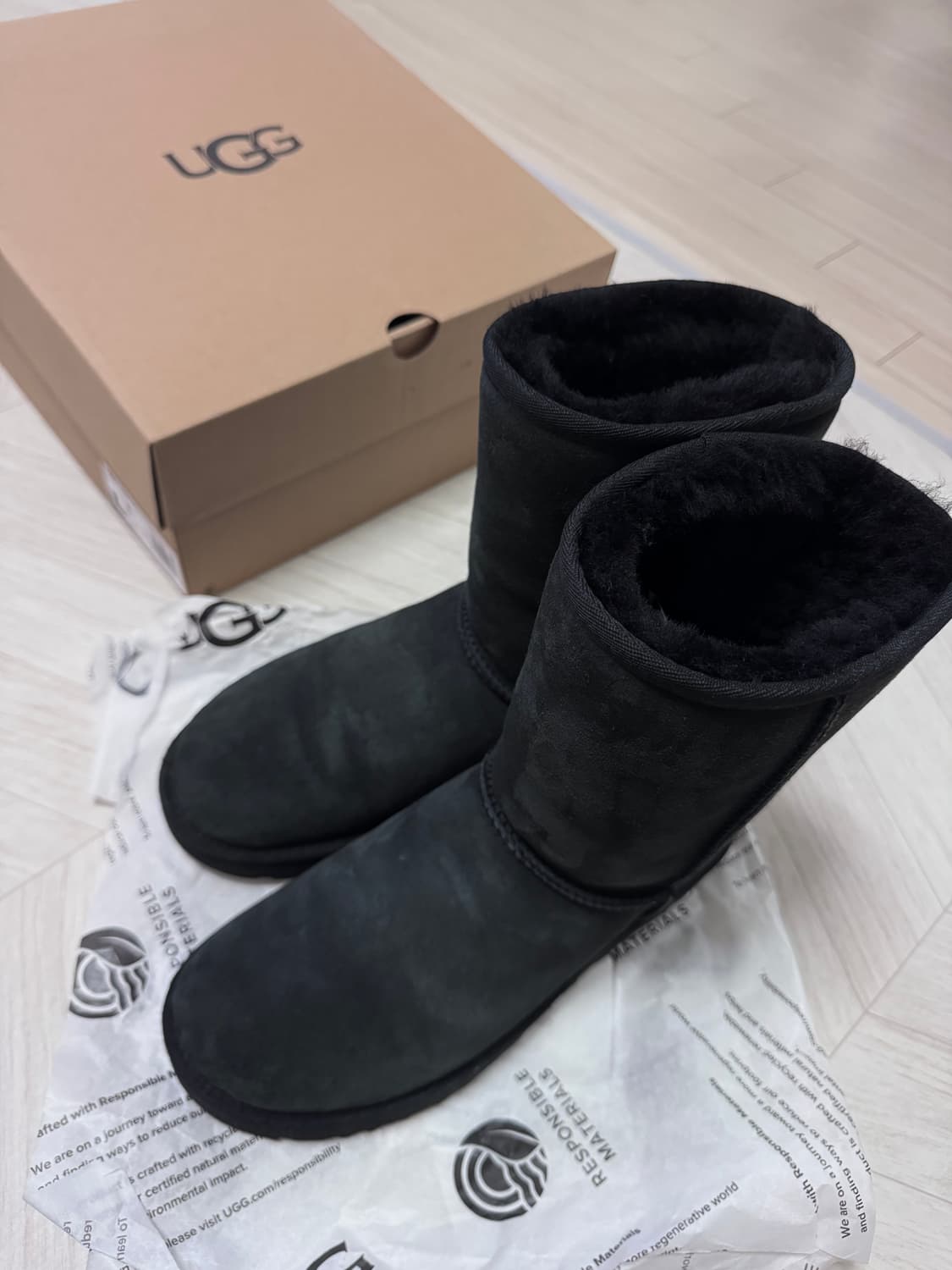 UGG 어그 부츠 블랙 250 상품이미지1