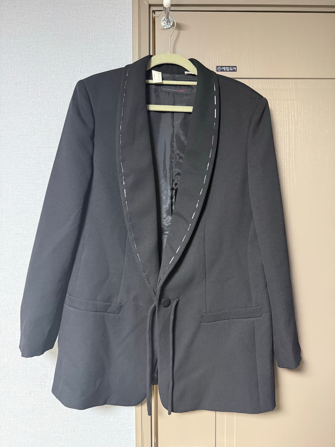 봉제선 백포켓 디테일 블레이저 자켓 상품이미지2