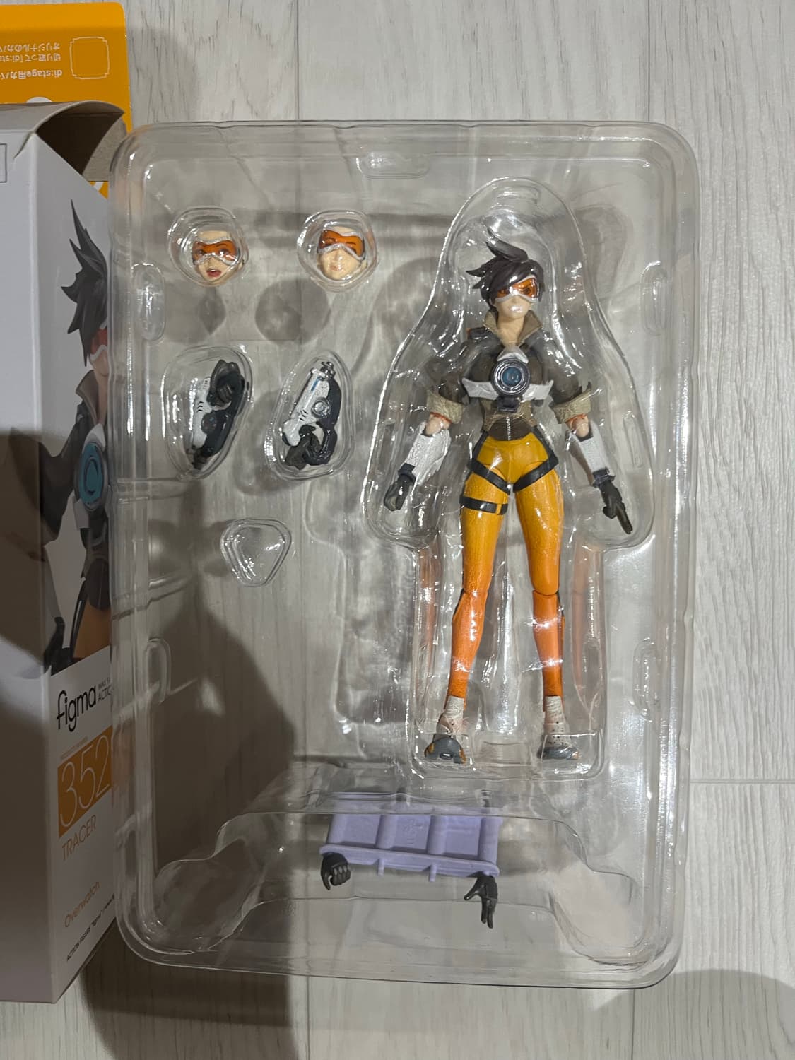 figma 트레이서 피규어 상품이미지2