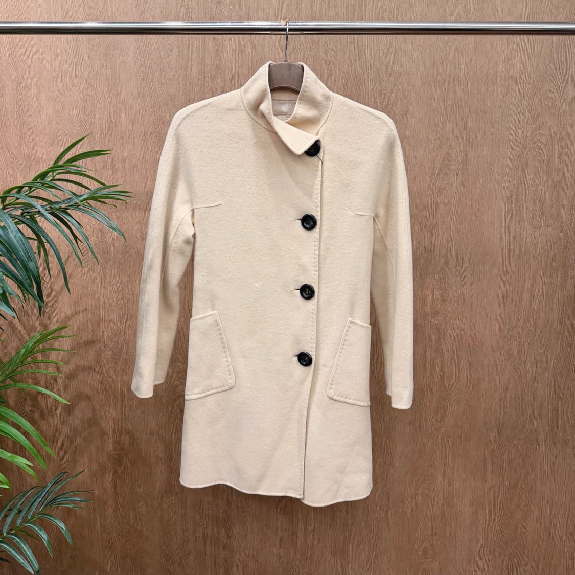 MCM 하이넥 코트 랩 버튼업 포켓 벨트 스트랩 디테일 베이비 핑크 상품이미지1