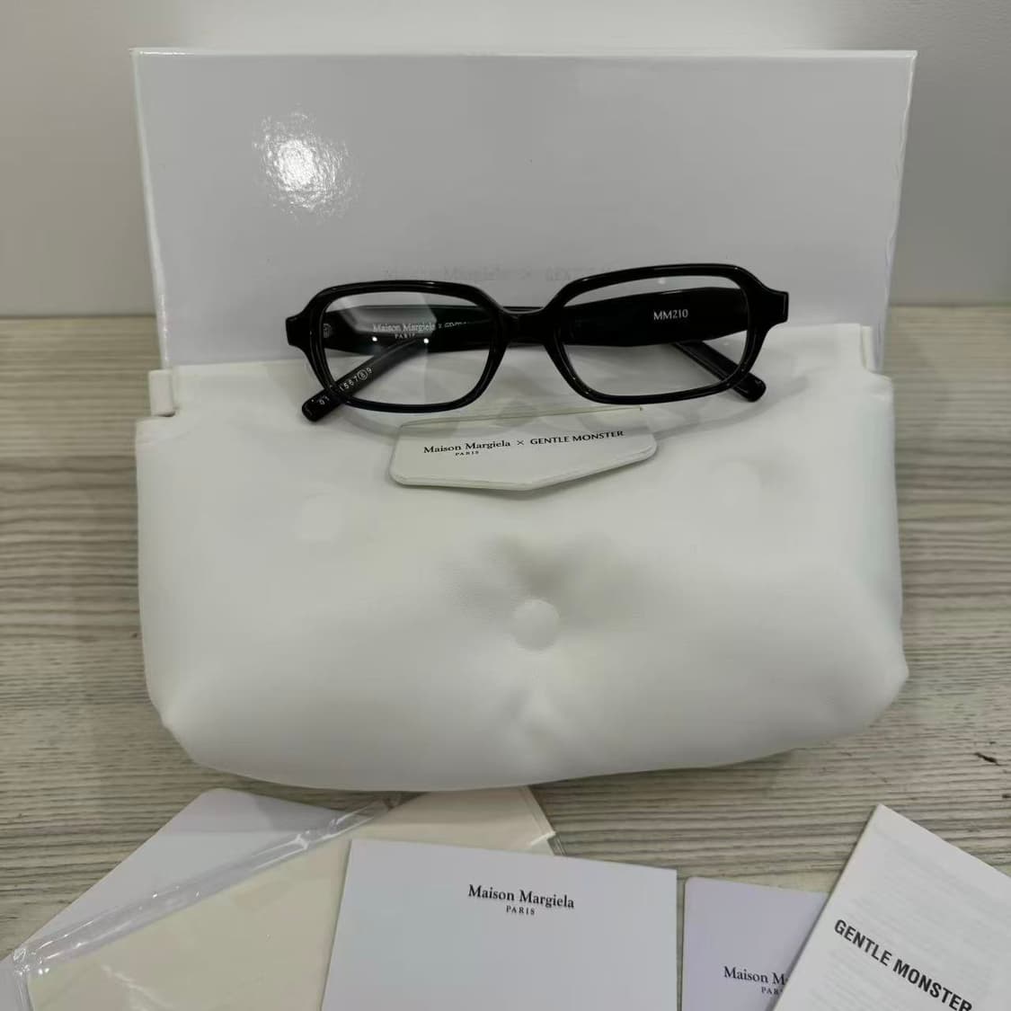 젠틀 몬스터 x 메종 마르지엘라 MM210 블랙 클리어 상품이미지1