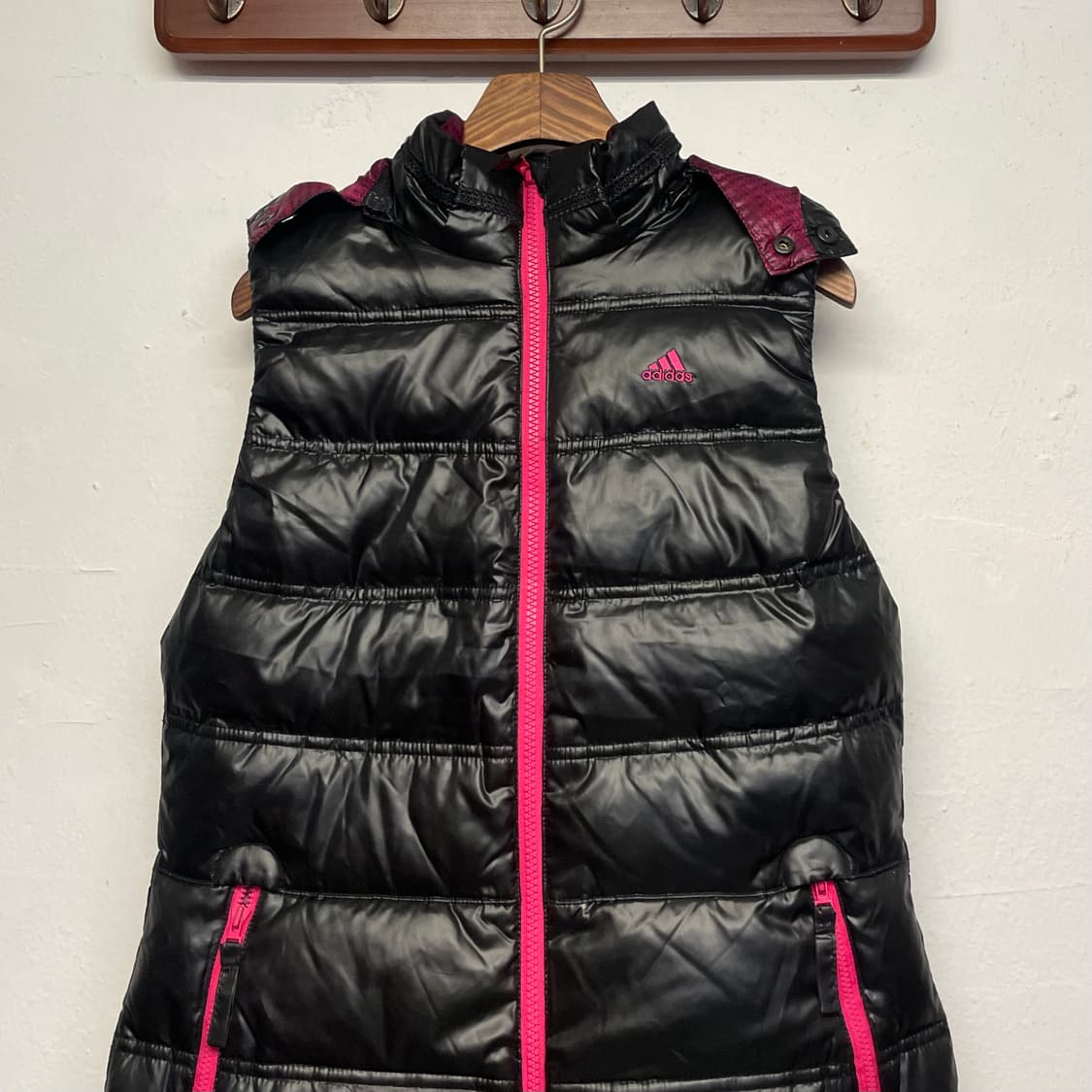 아디다스 (우먼) 덕 다운 후디 패딩 베스트   상품이미지3
