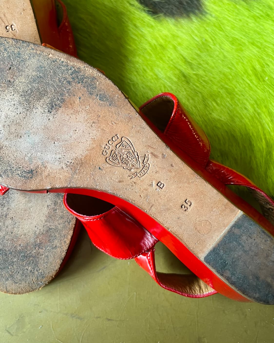 1980s GUCCI Red Patent Leather Sandals 상품이미지9