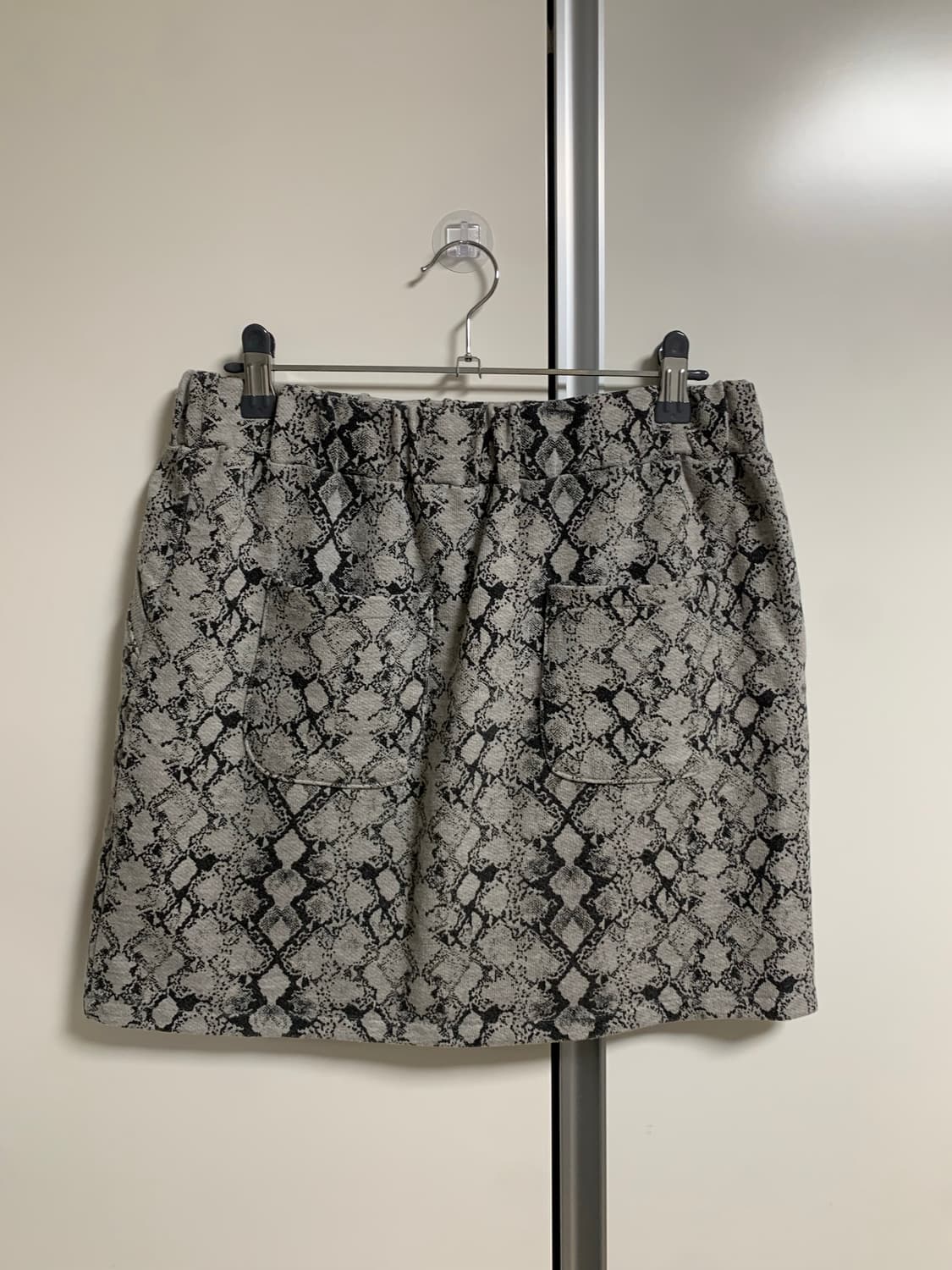 뱀피 프린팅 코튼 밴딩 스커트 상품이미지2