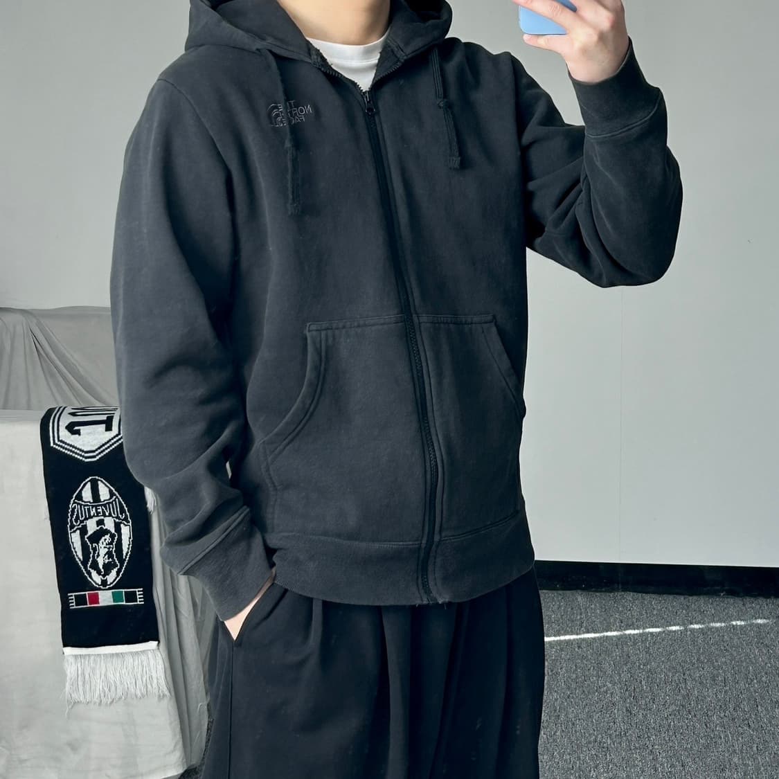 노스페이스 블랙 기모 후드집업  상품이미지2