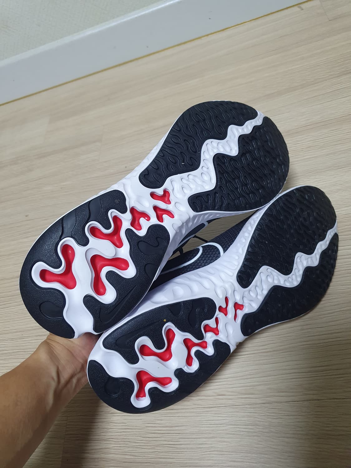 나이키 리뉴 런 블랙/레드 운동화 260 상품이미지7