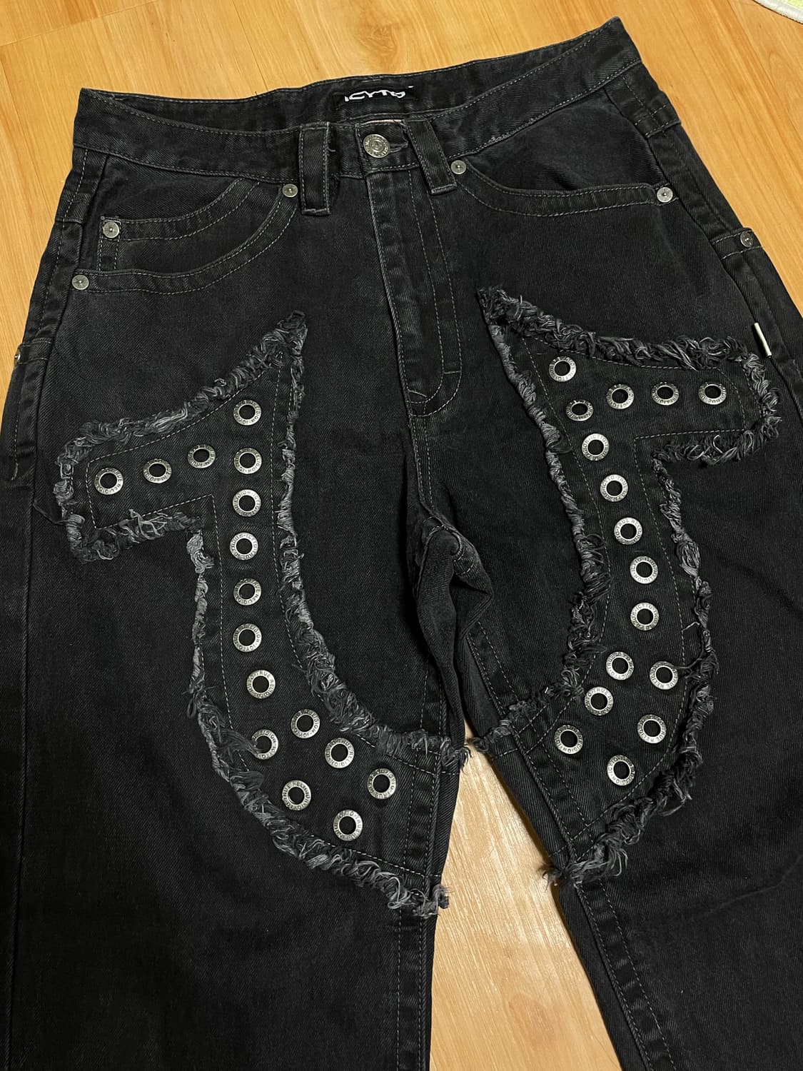 트루릴리전 icyto 스터드 데님팬츠 흑청 상품이미지1