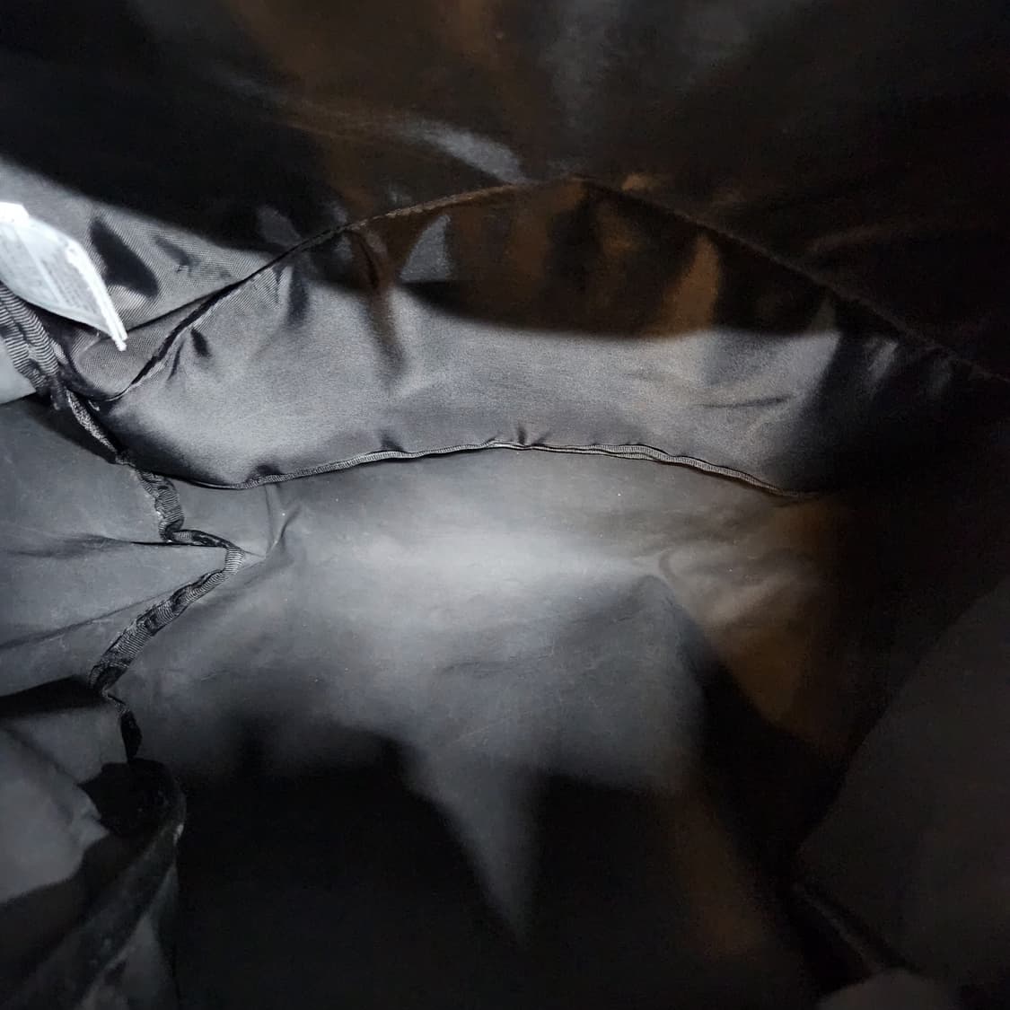 칼하트WIP 로고 킥플립 백팩 상품이미지4