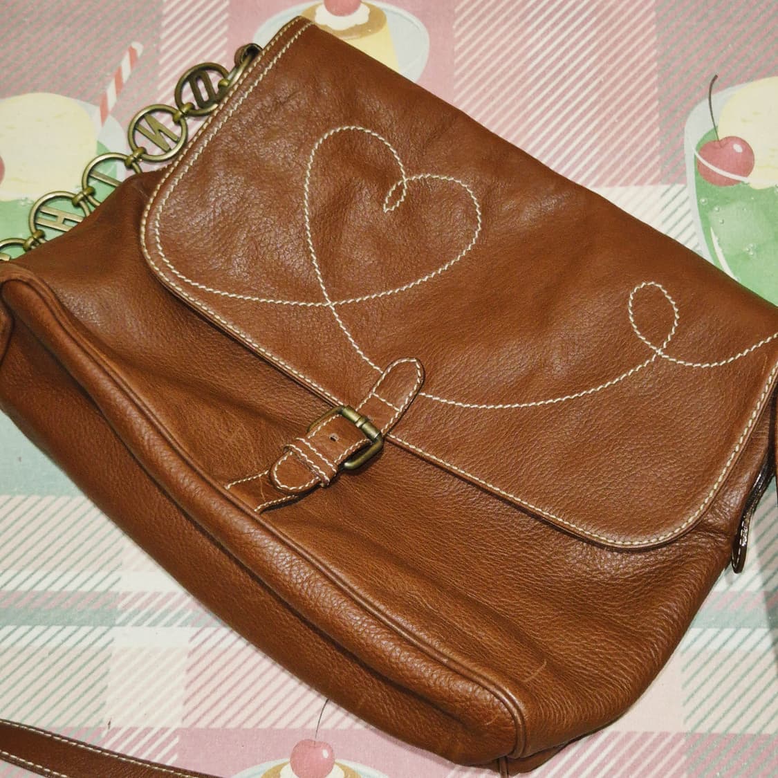 90s 이탈리아 모스키노 스티치 하트 레더 체인 백 상품이미지9